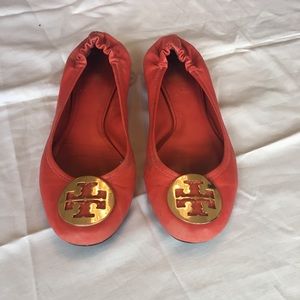 AUTH Tory Burch Reva Flats / Coral/ size 8